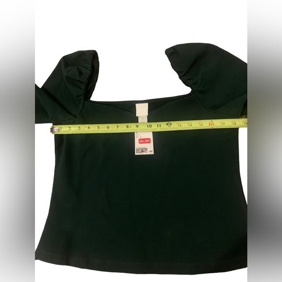 H&M Women’s Bell Sleeve Crop Blouse Size L Sweetheart Neck Emerald gently used - Picture 2 of 7